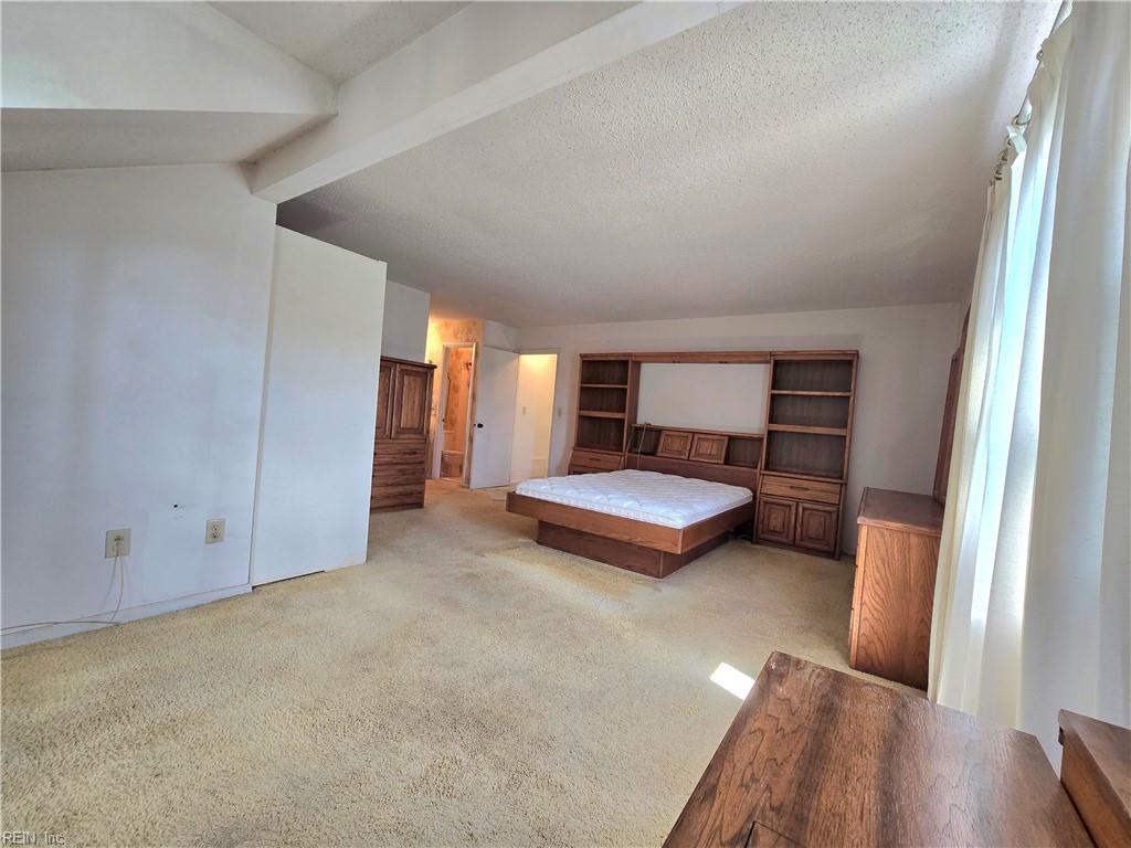719 Lord Byron DR