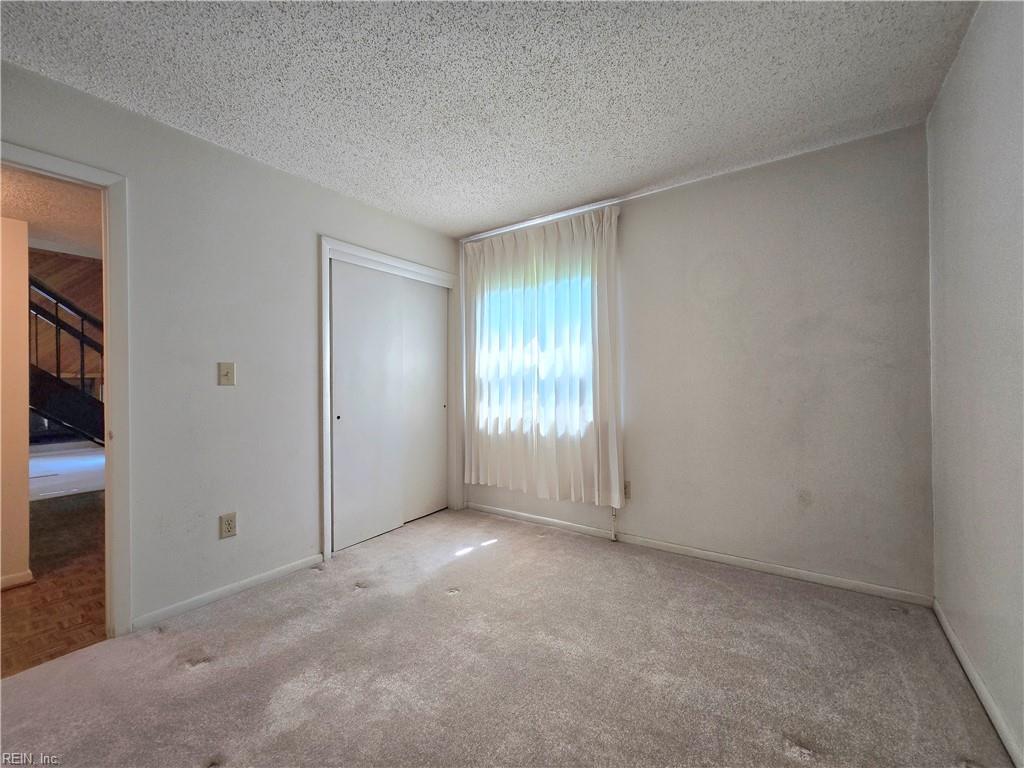 719 Lord Byron DR