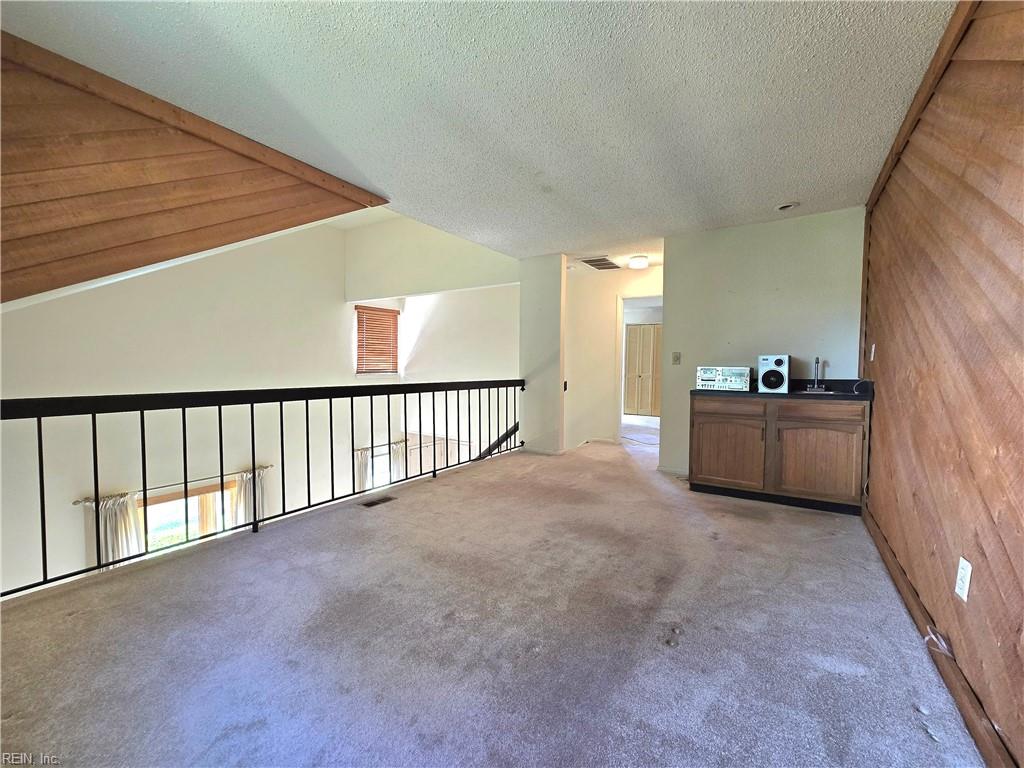 719 Lord Byron DR