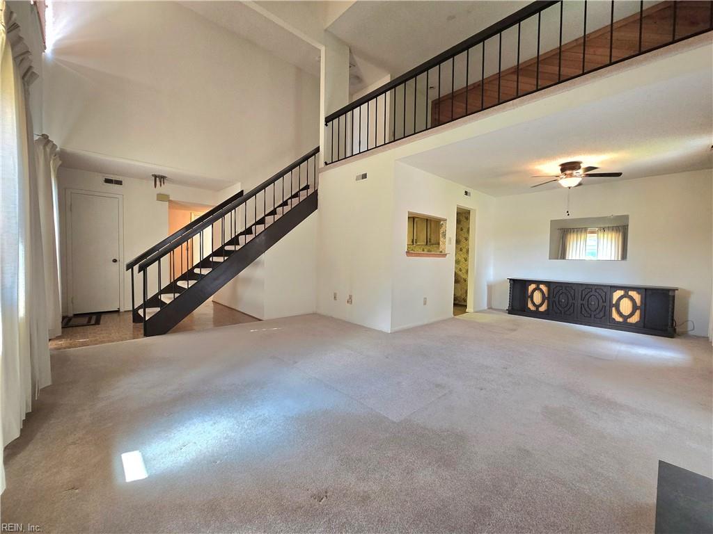 719 Lord Byron DR