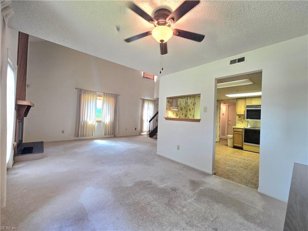 719 Lord Byron DR