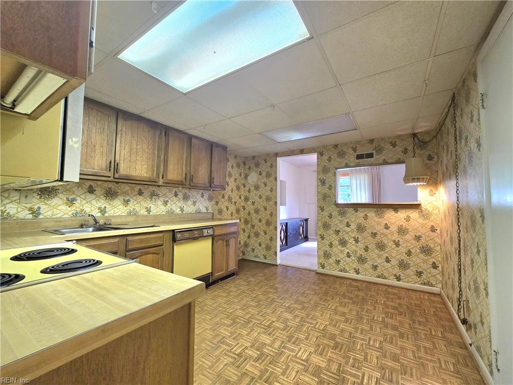 719 Lord Byron DR