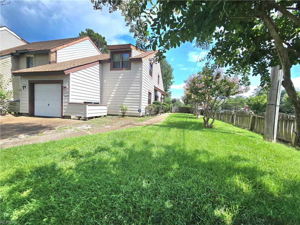 719 Lord Byron DR