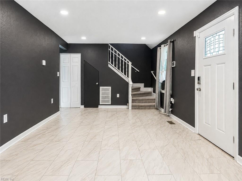 3400 Arlington PL