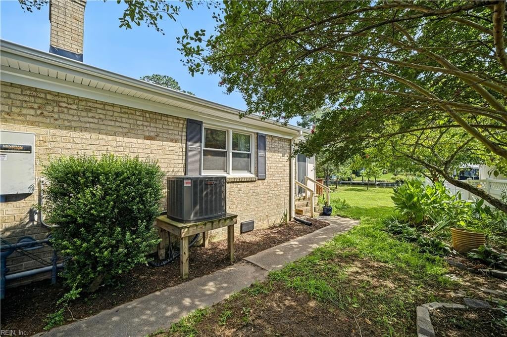 2305 Spindrift RD