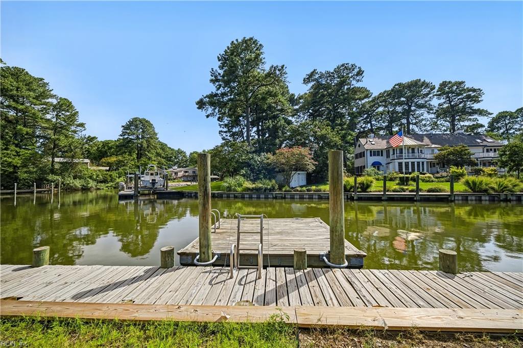 2305 Spindrift RD