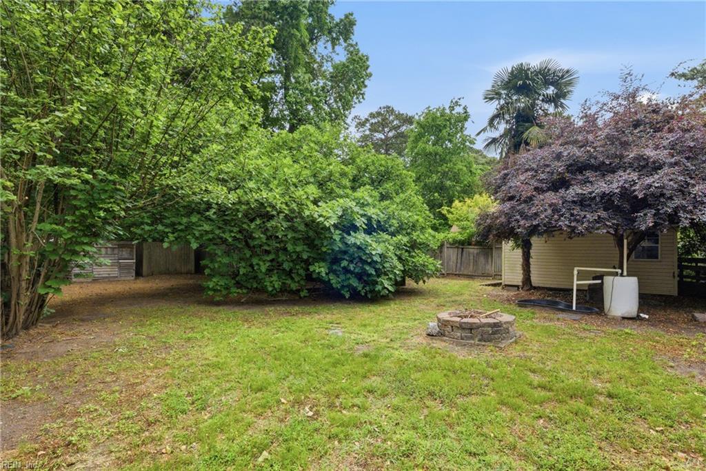104 E Severn RD