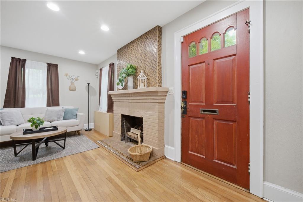 104 E Severn RD