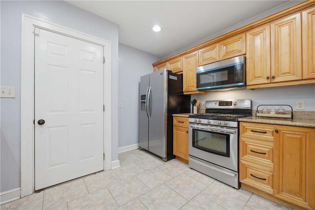 104 E Severn RD