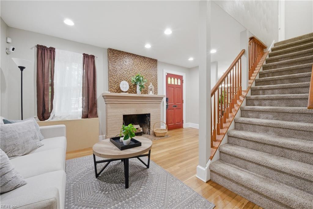 104 E Severn RD