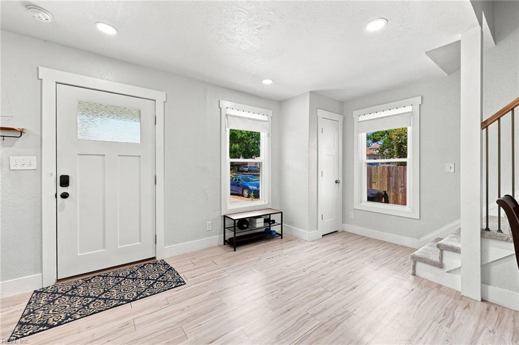 1103 Cypress AVE