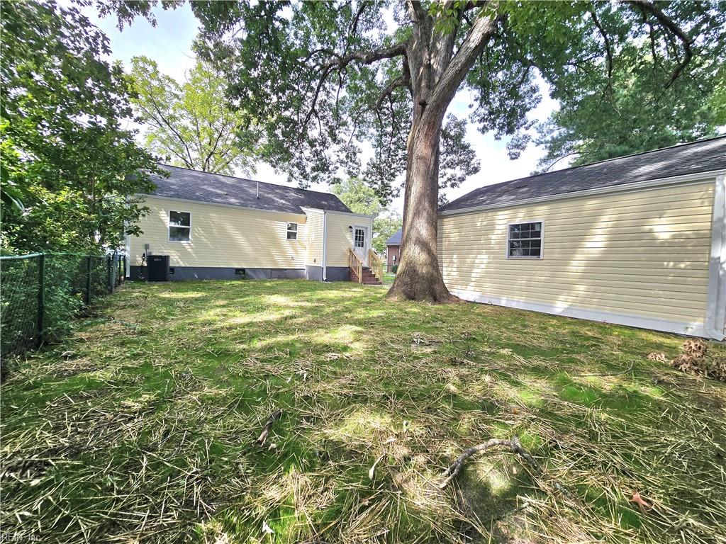 1128 Wright AVE