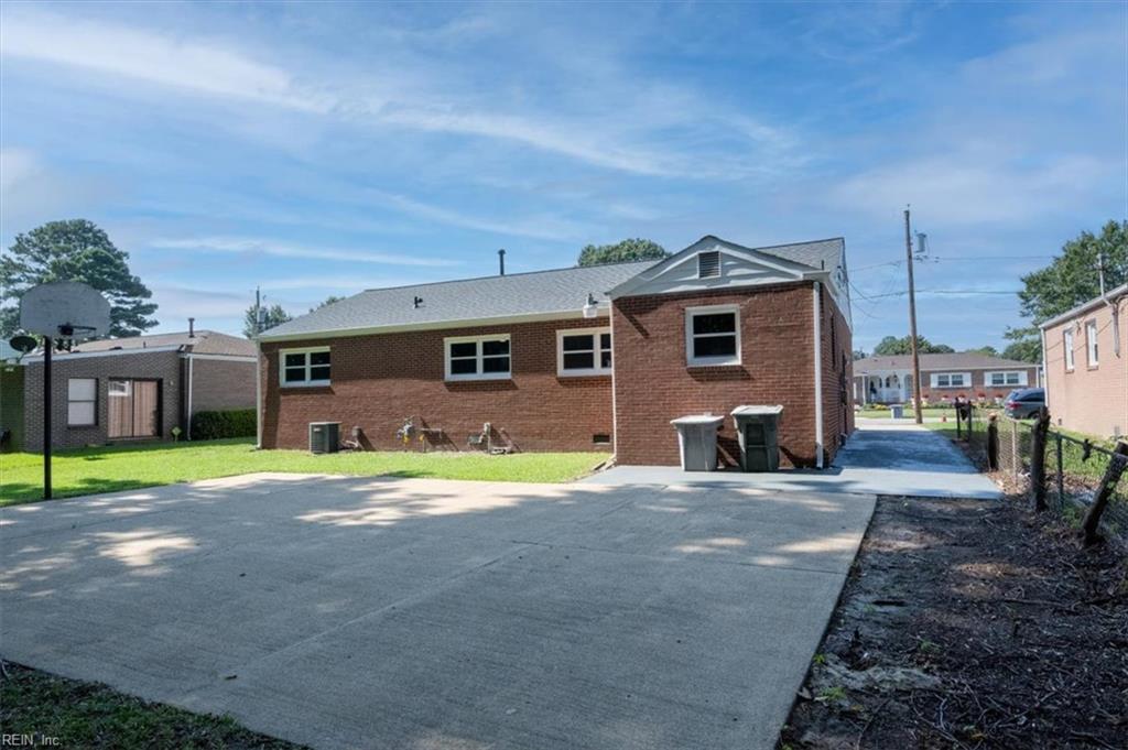 1114 Micott DR
