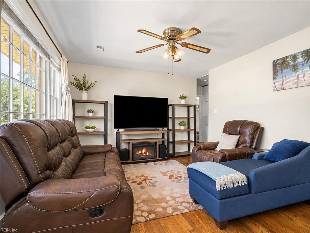 1214 Tyler AVE