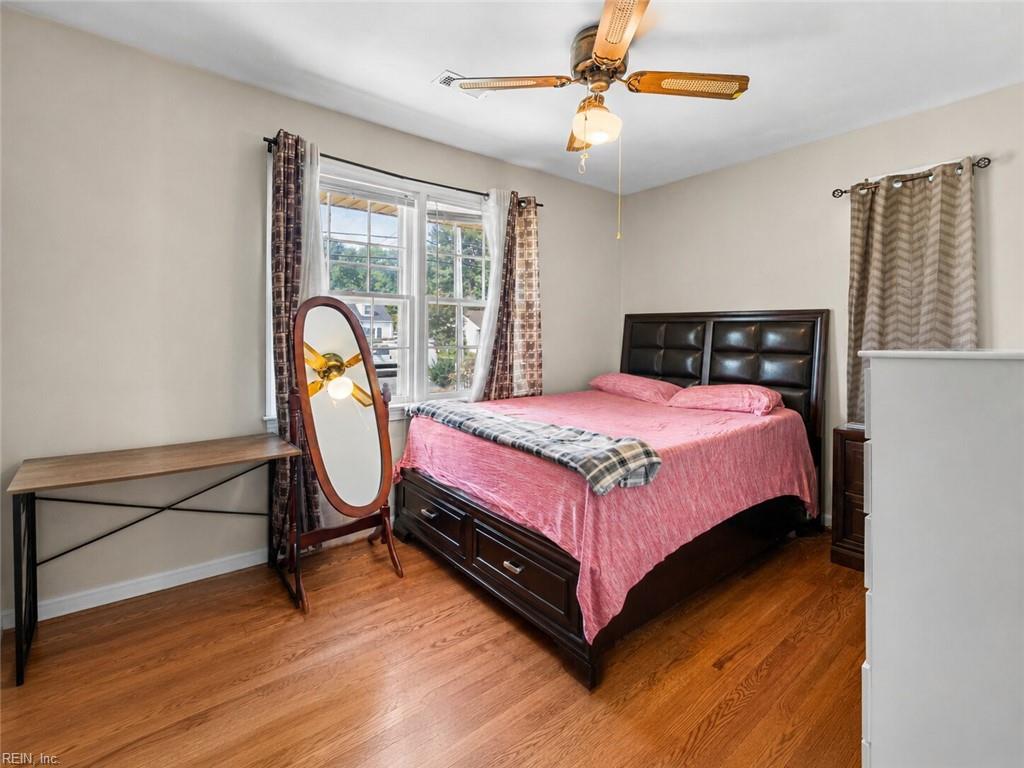 1214 Tyler AVE