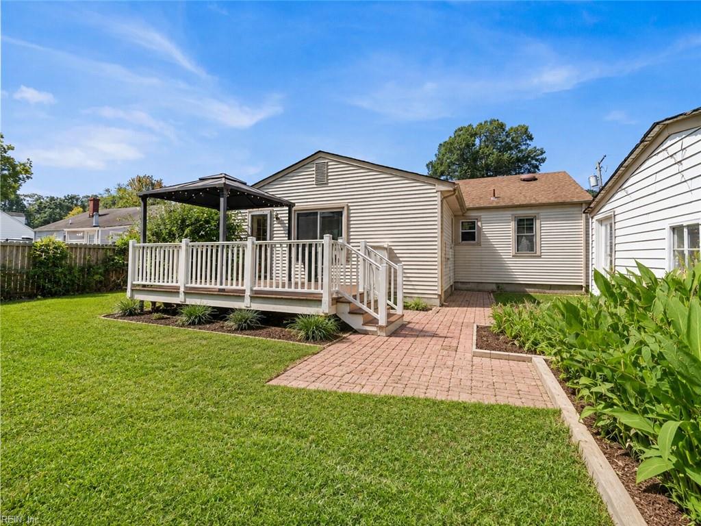 1214 Tyler AVE