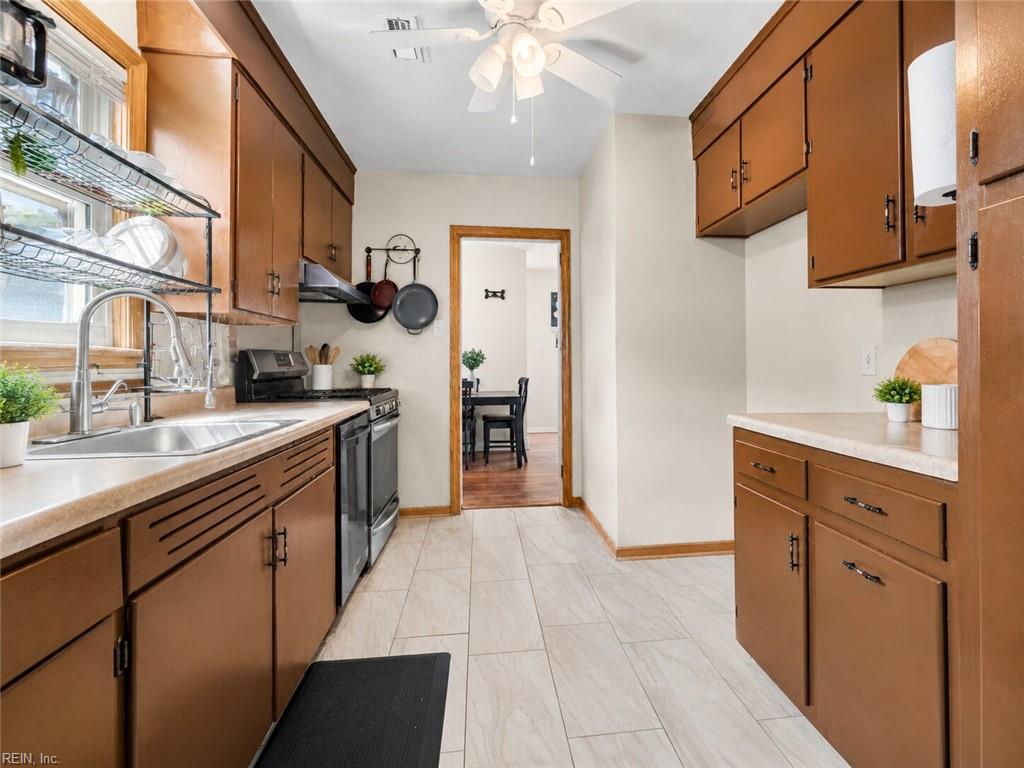 1214 Tyler AVE