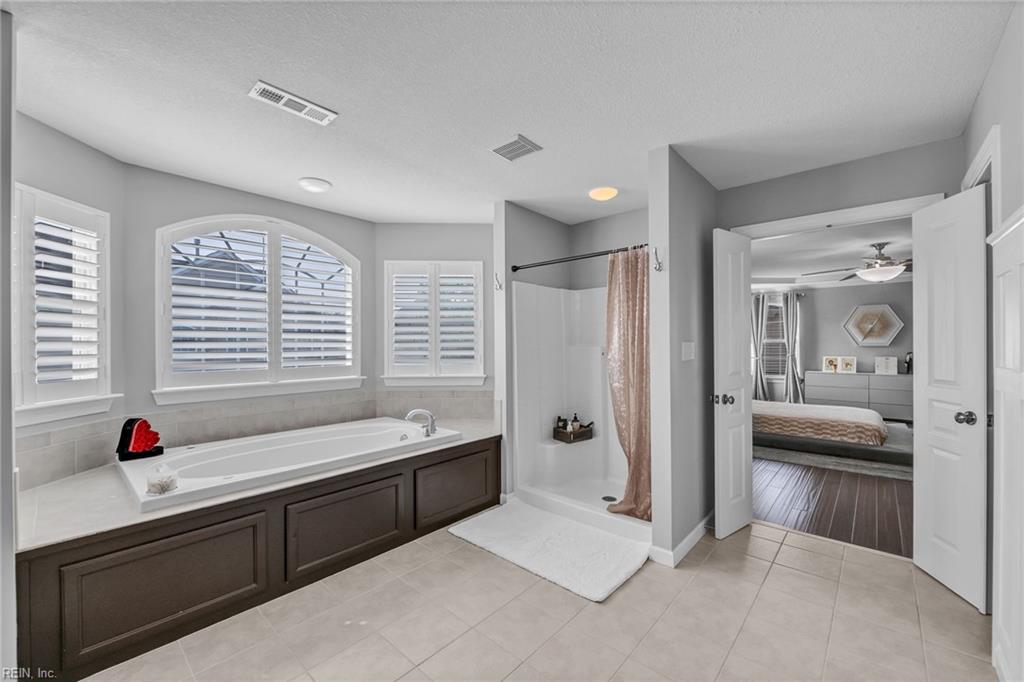 2404 Caitlan Loch LN Suit