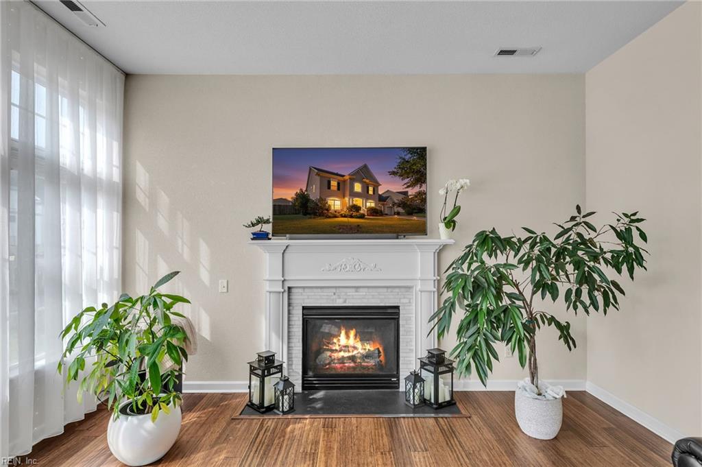 2404 Caitlan Loch LN Suit