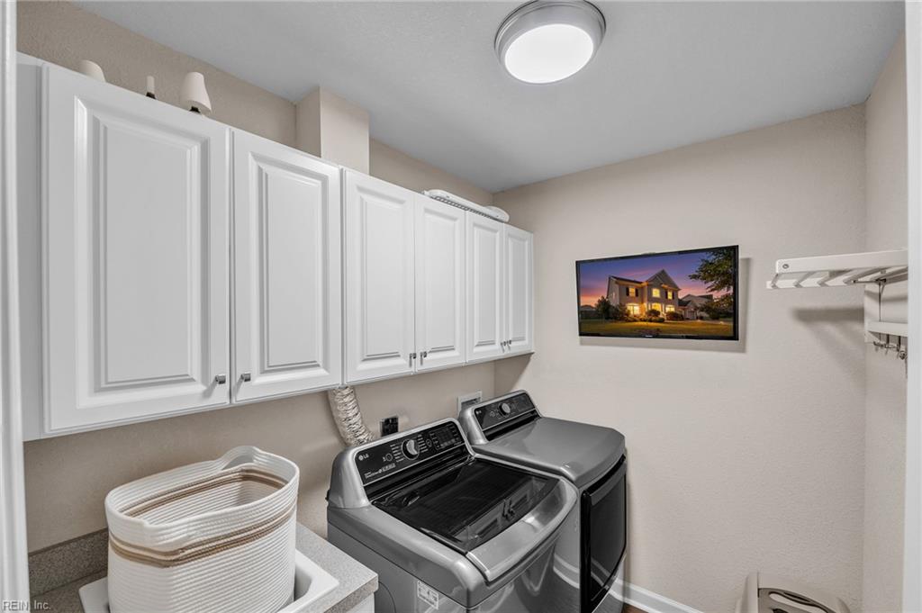 2404 Caitlan Loch LN Suit