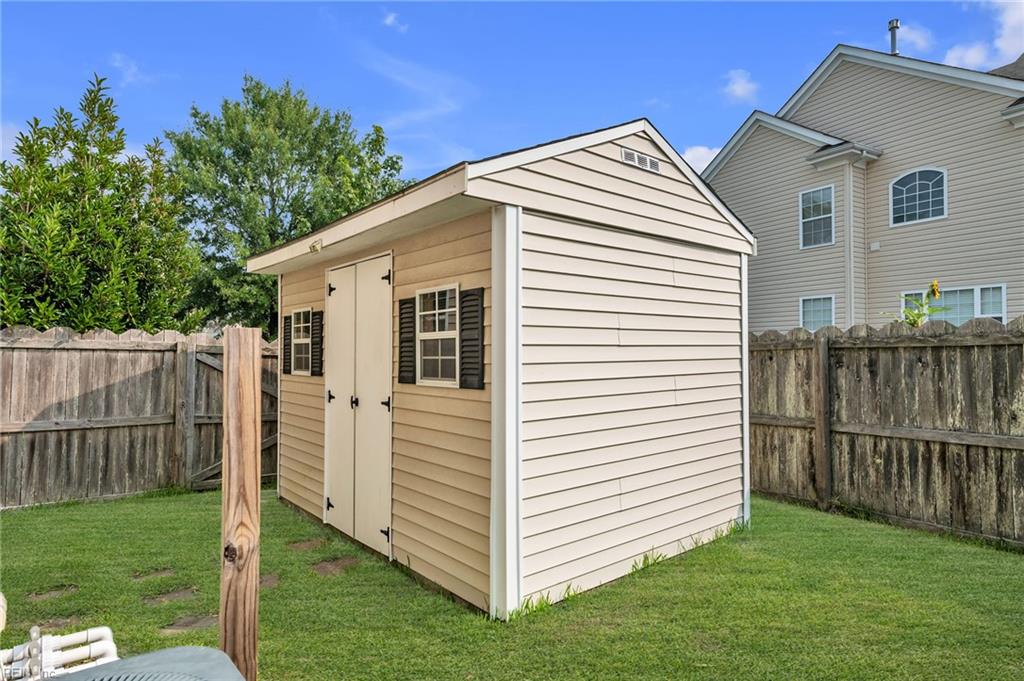 2404 Caitlan Loch LN Suit