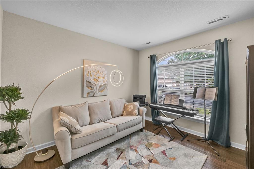 2404 Caitlan Loch LN Suit