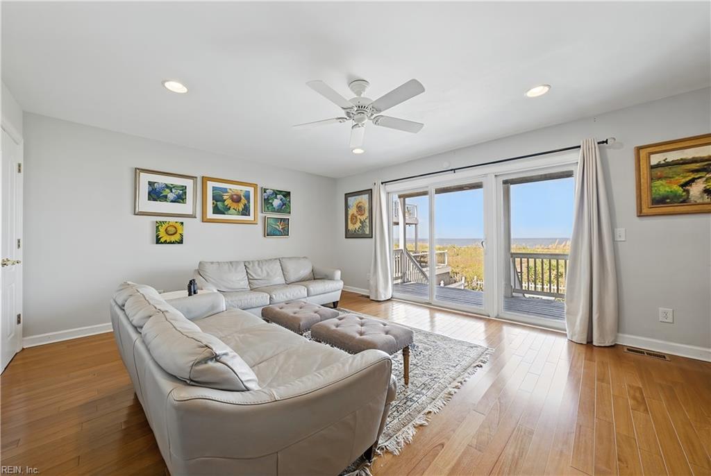 782 W Ocean View AVE
