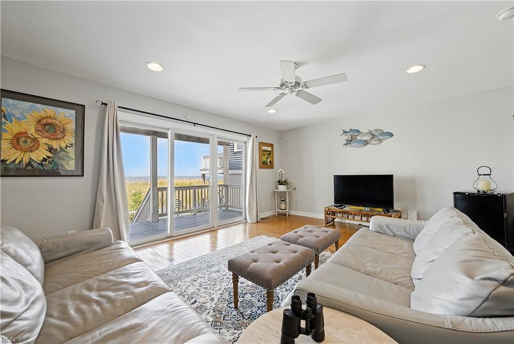 782 W Ocean View AVE