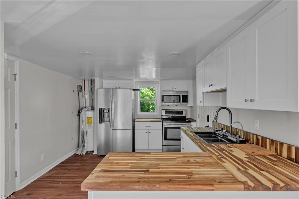 320 Mary ST