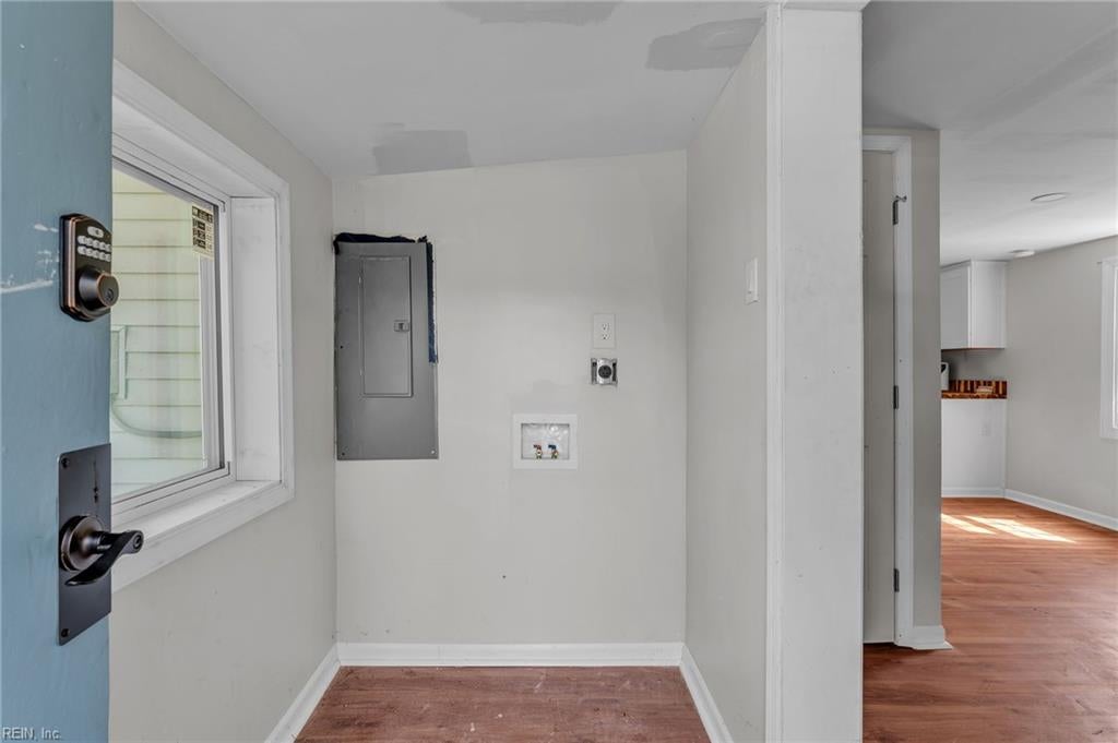 320 Mary ST