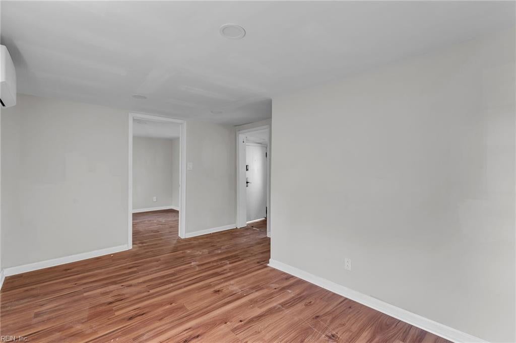 320 Mary ST
