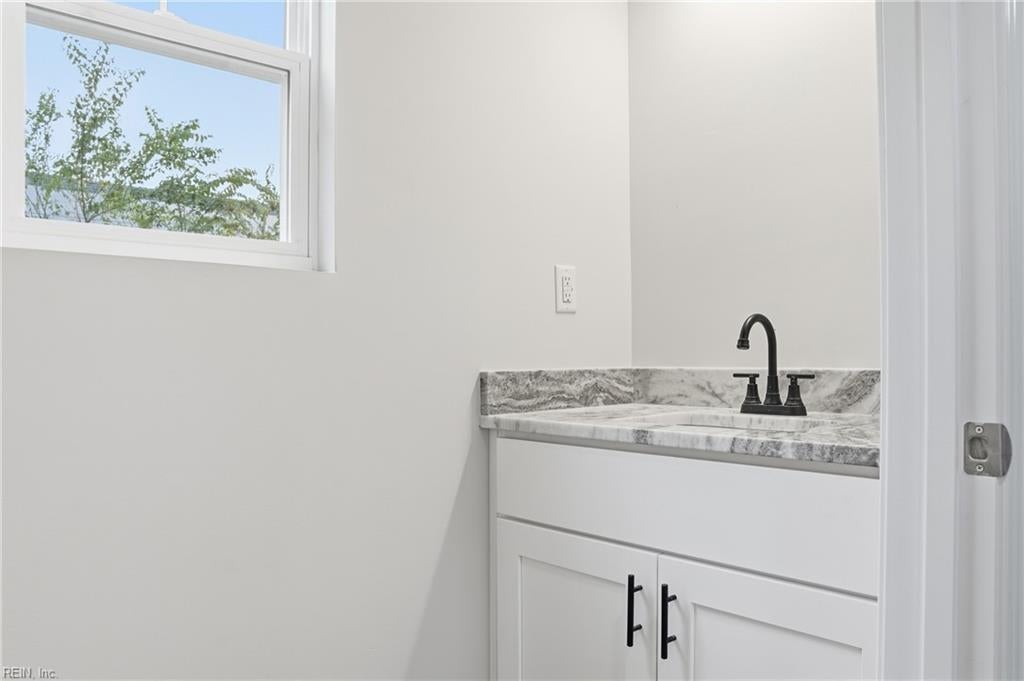 1120 Wilcox AVE