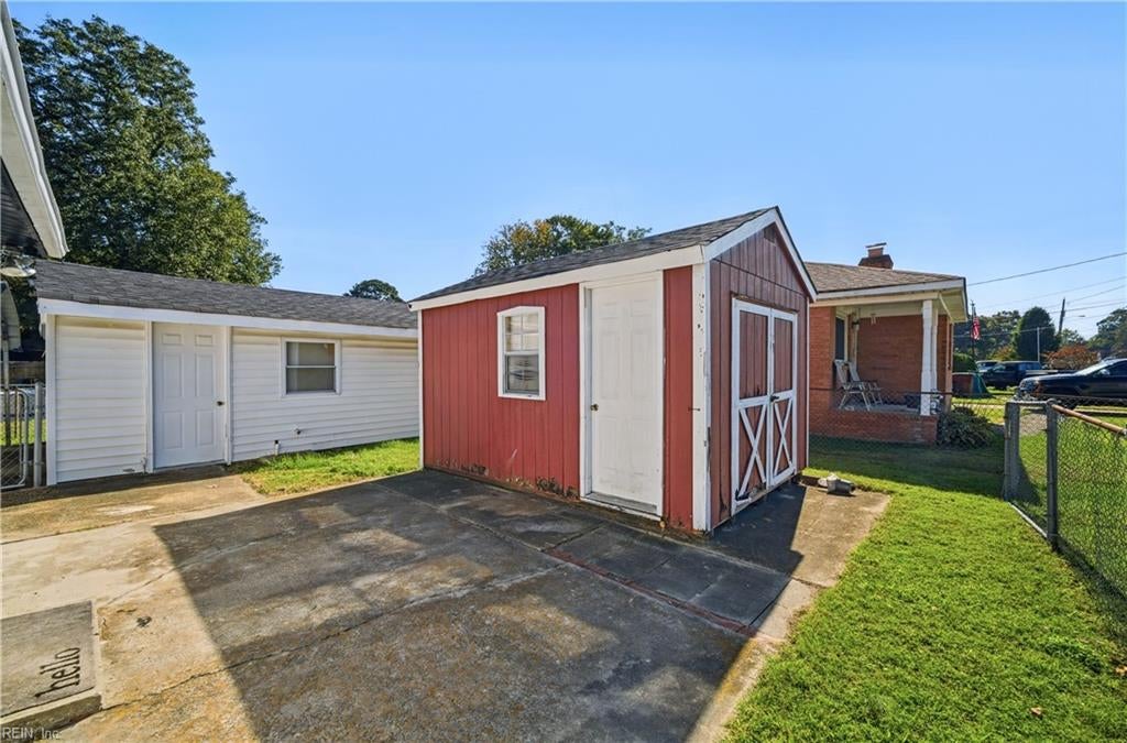 1500 Elder AVE