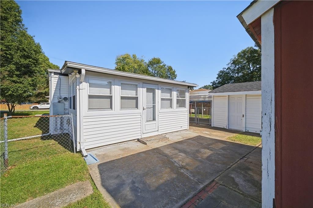 1500 Elder AVE