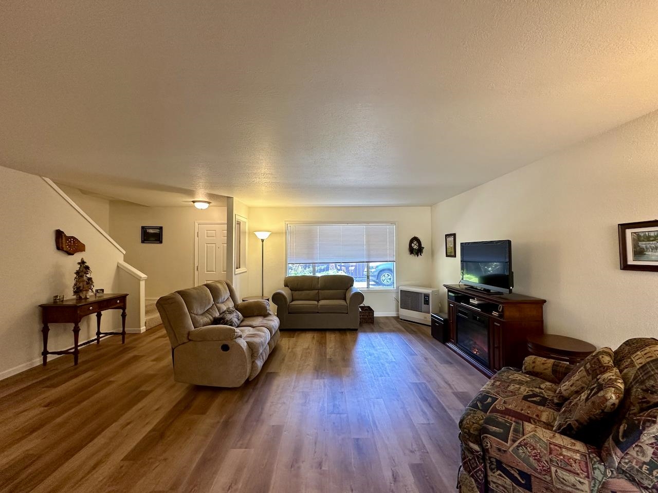 812 A Carmen Dr