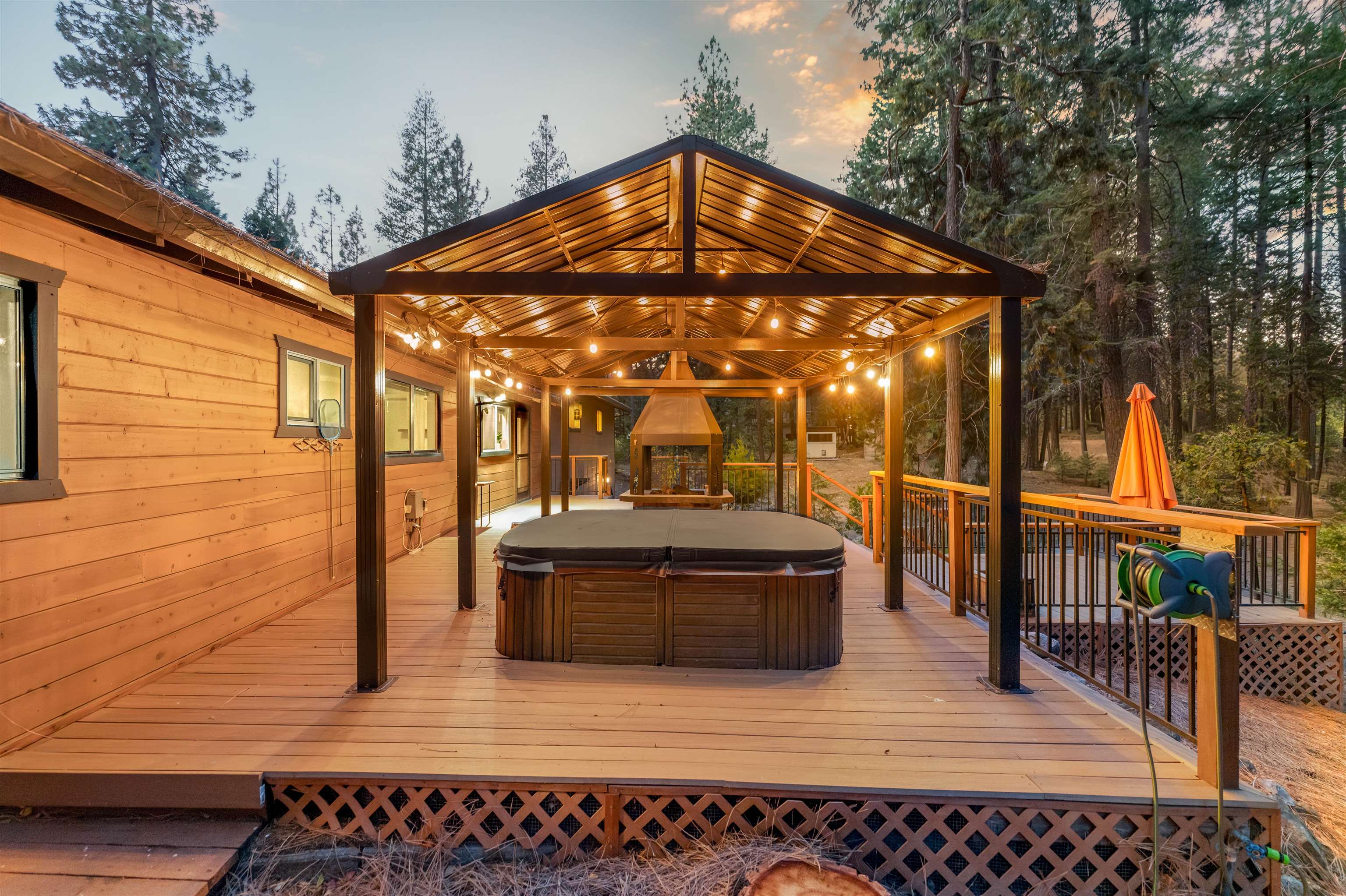 1137 Schilling Way