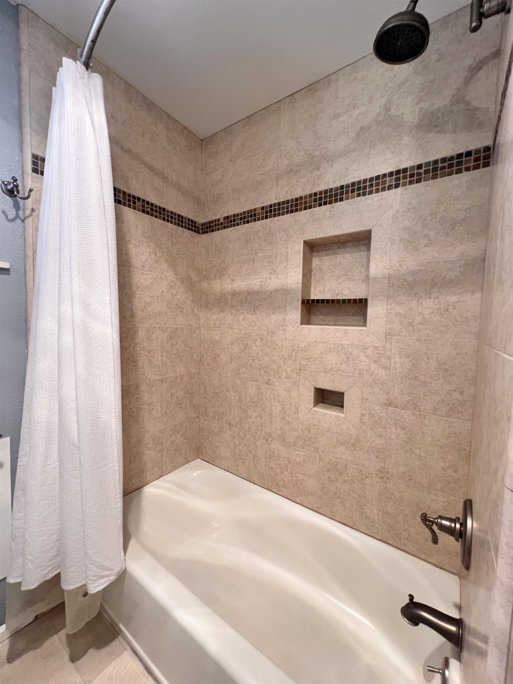 1137 Schilling Way