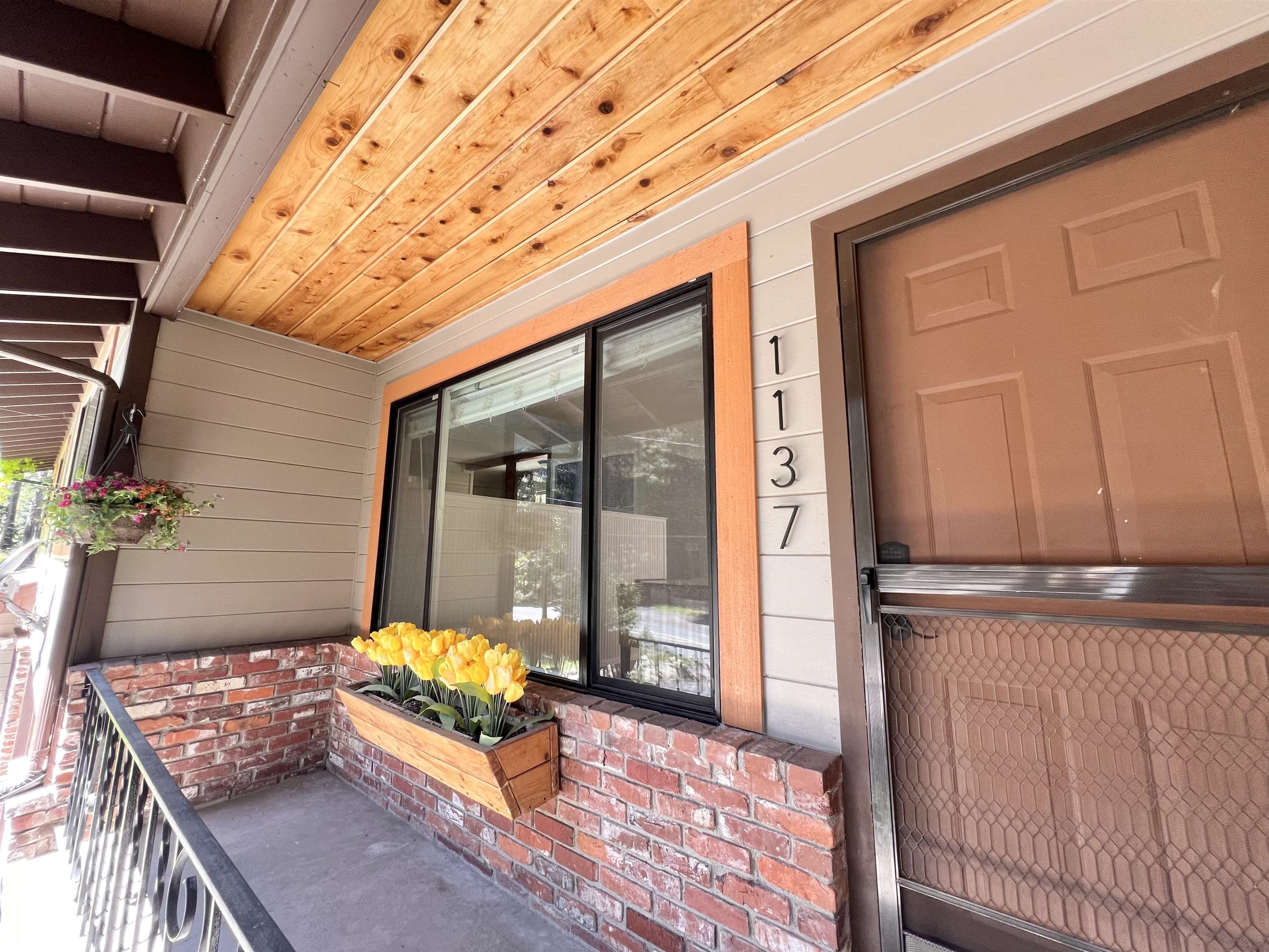 1137 Schilling Way