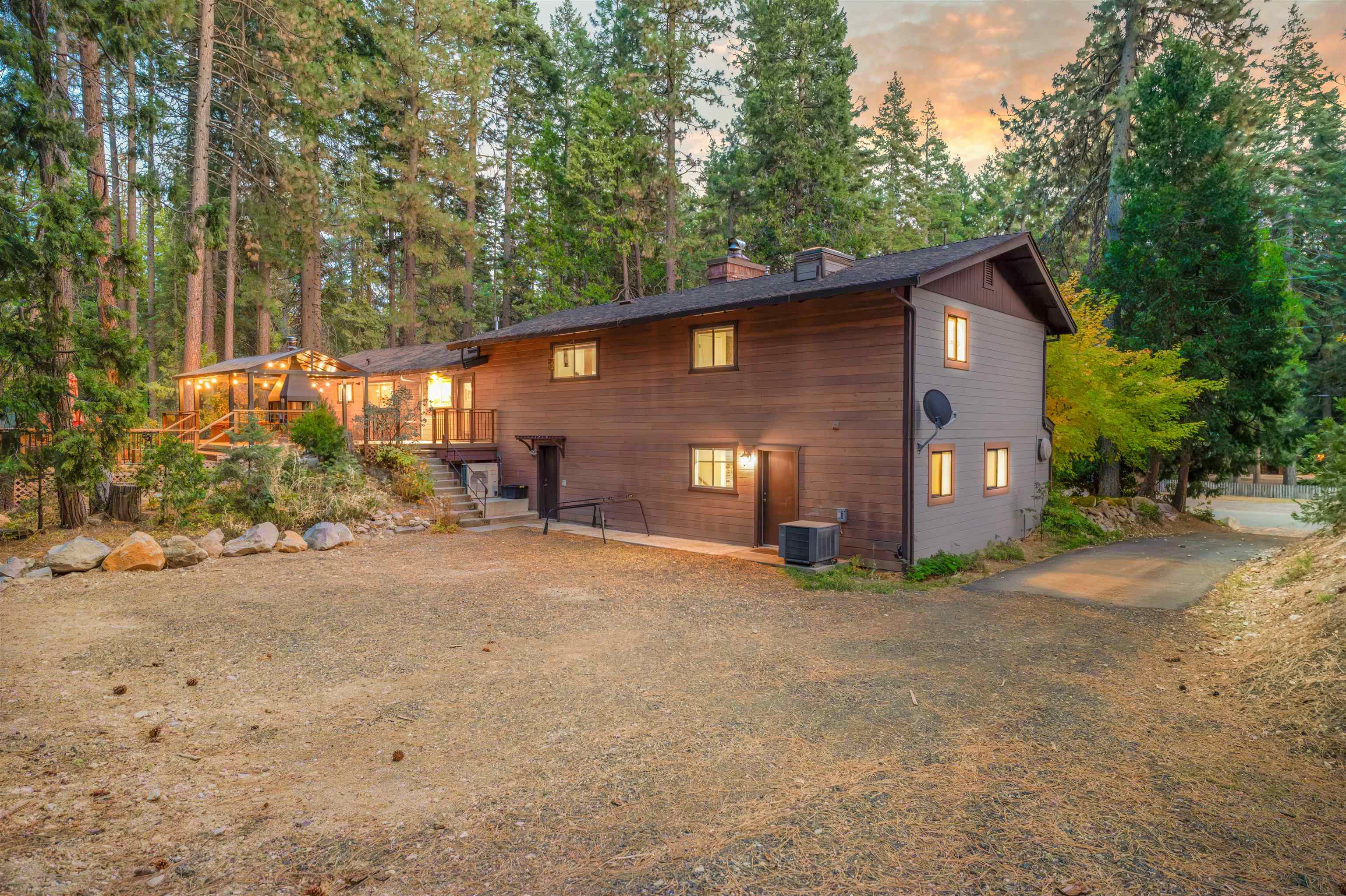 1137 Schilling Way