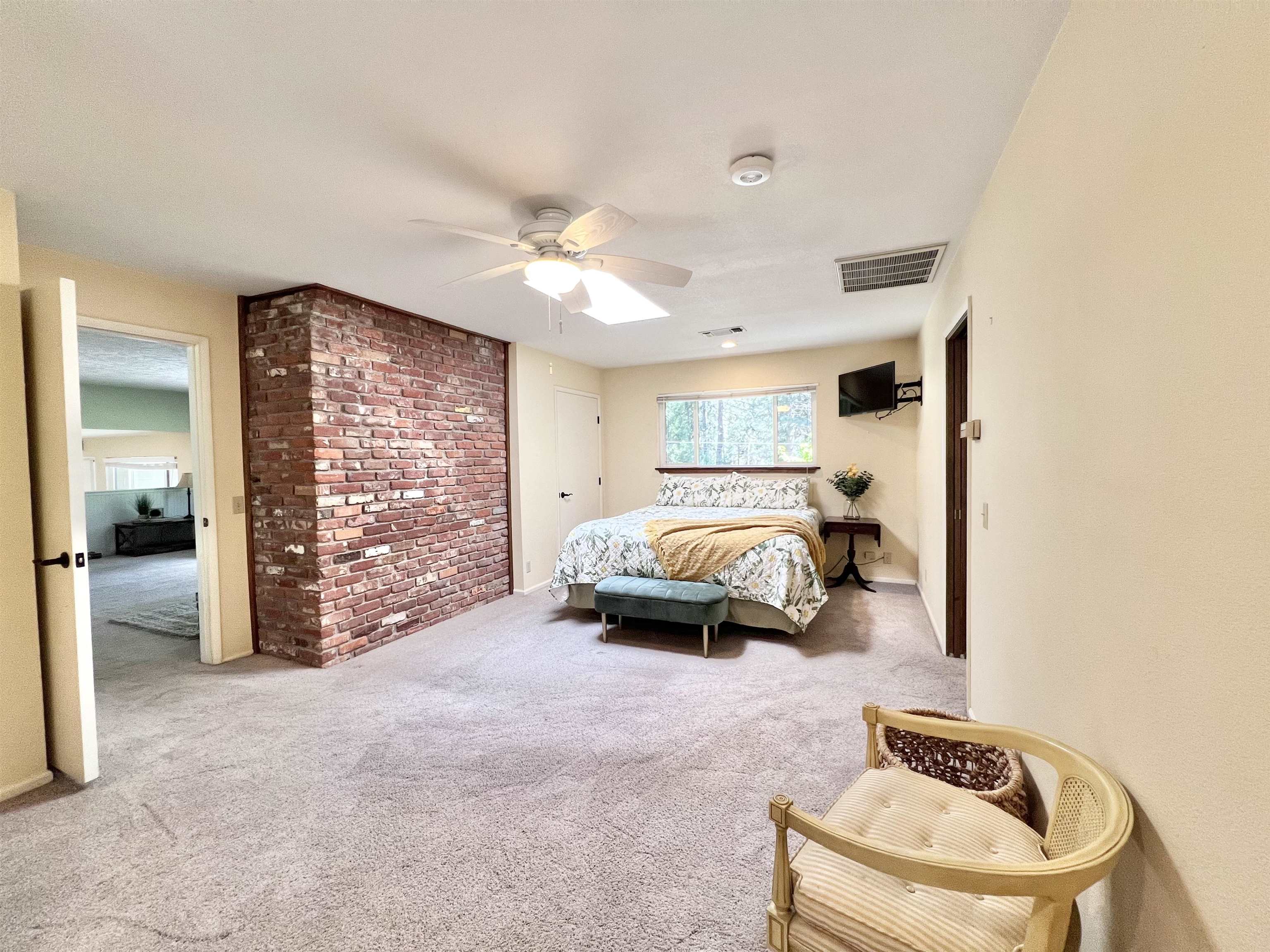 1137 Schilling Way