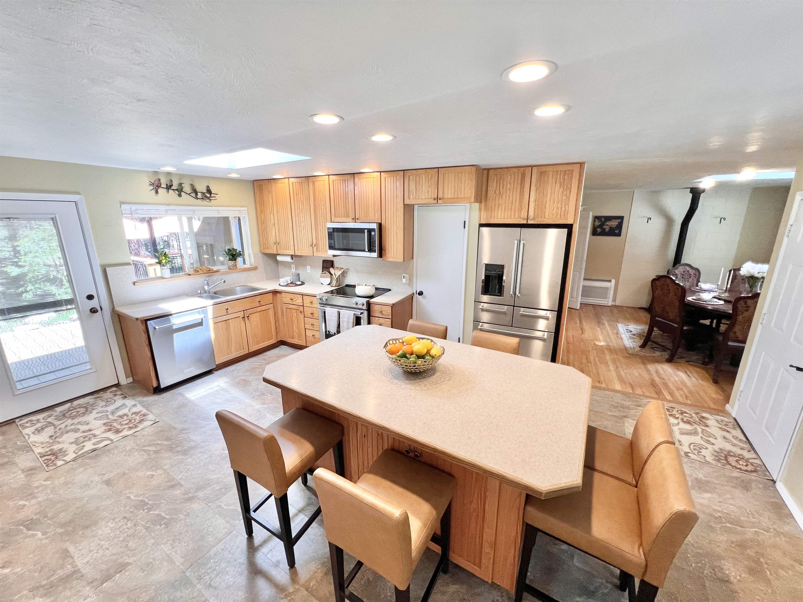 1137 Schilling Way
