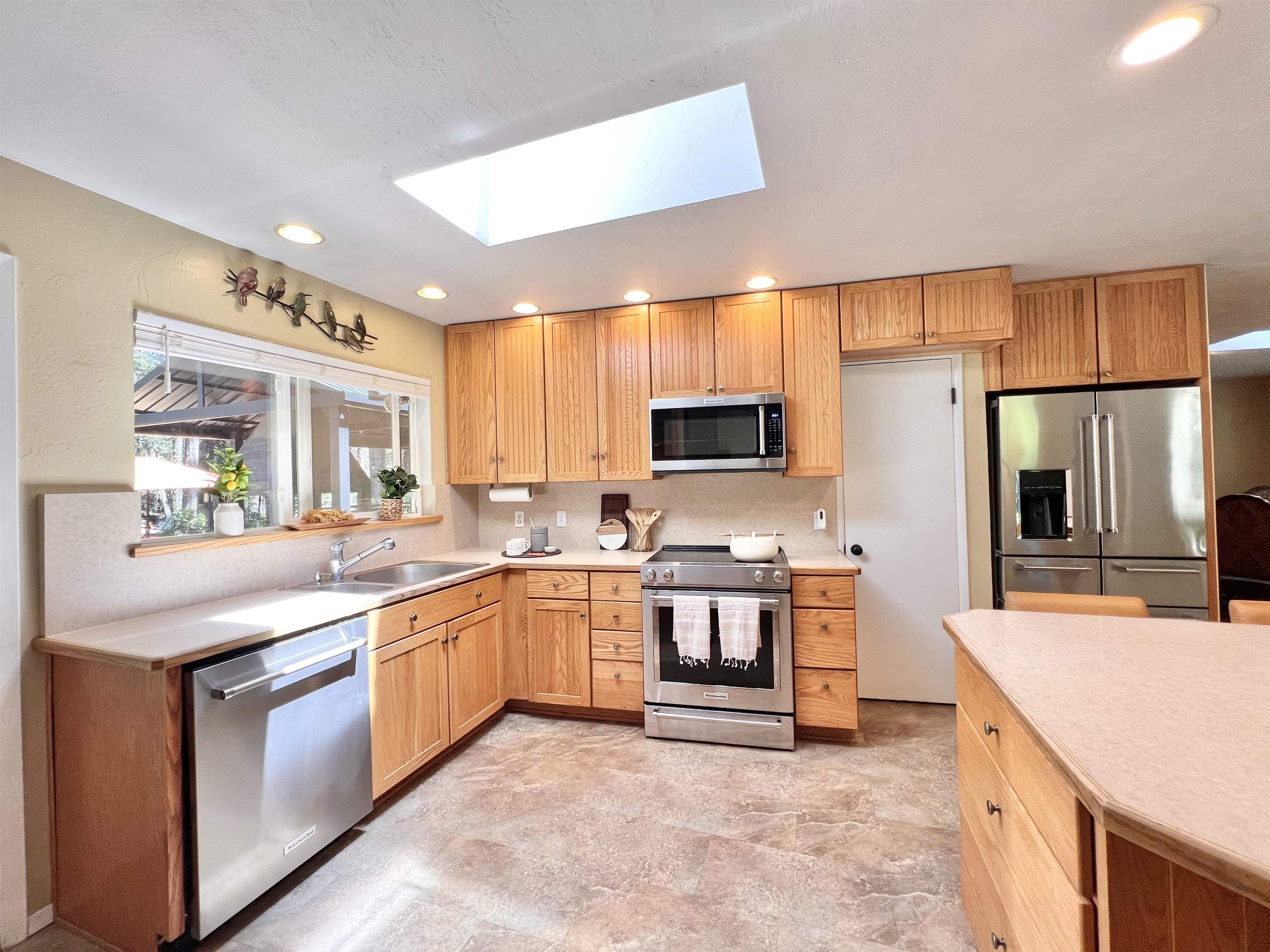 1137 Schilling Way