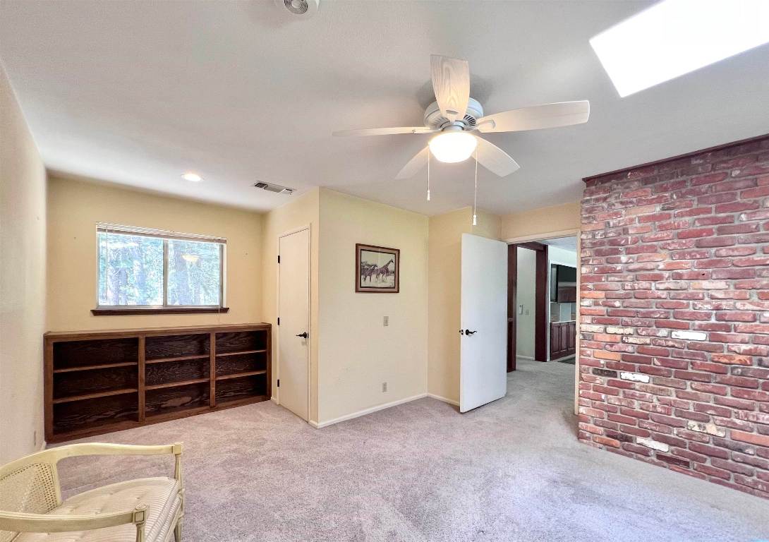 1137 Schilling Way