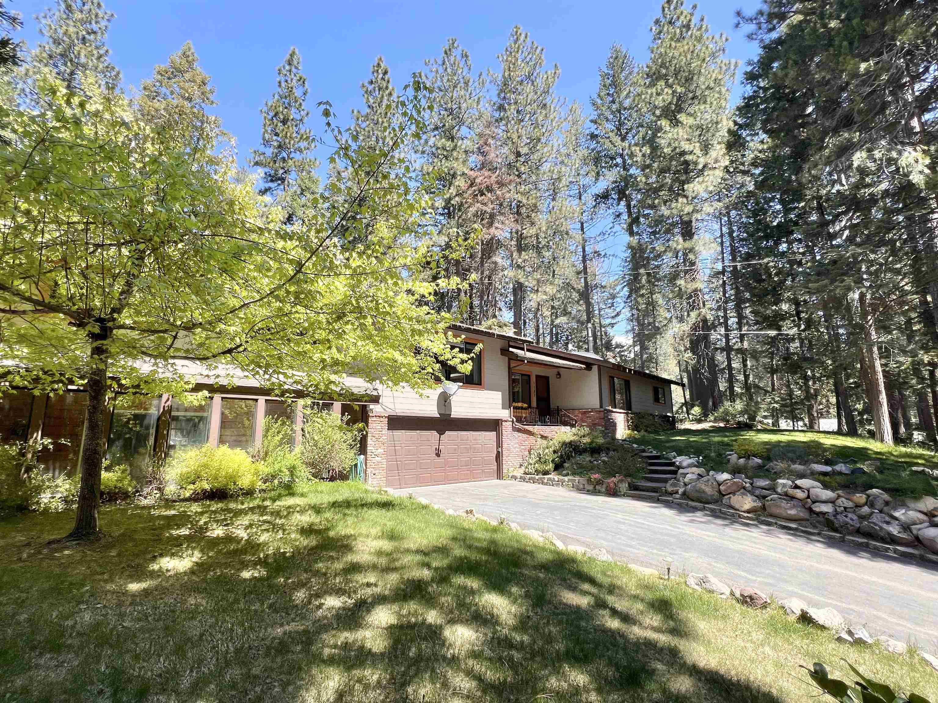 1137 Schilling Way