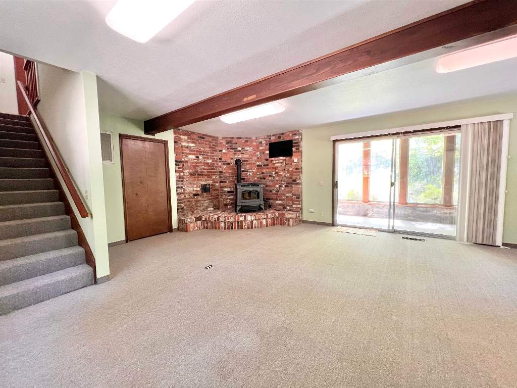 1137 Schilling Way
