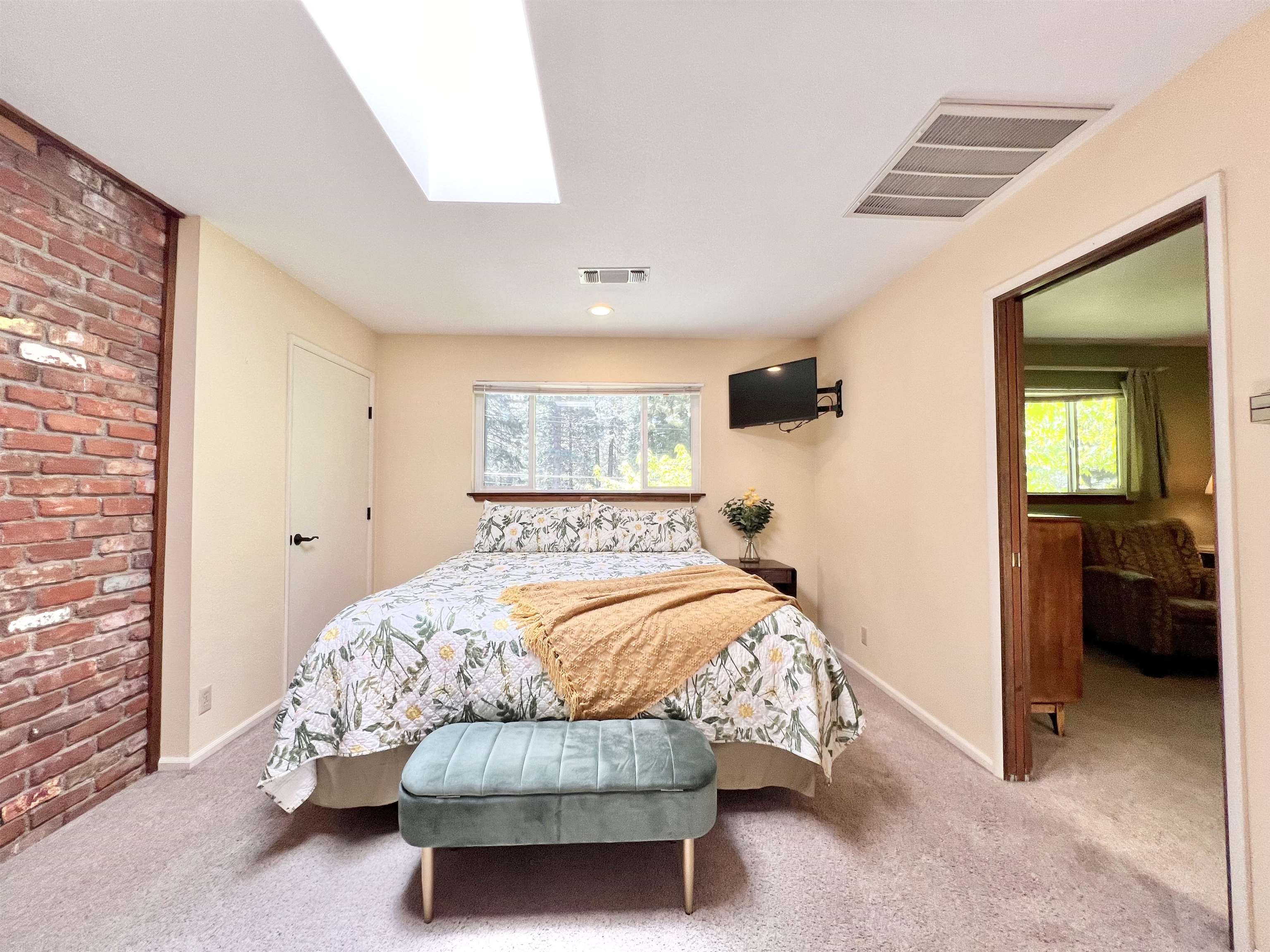 1137 Schilling Way