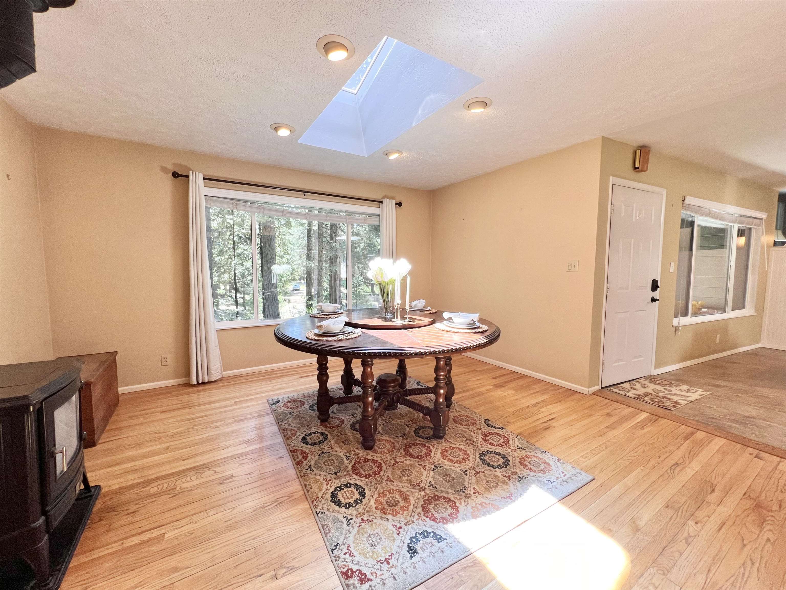 1137 Schilling Way