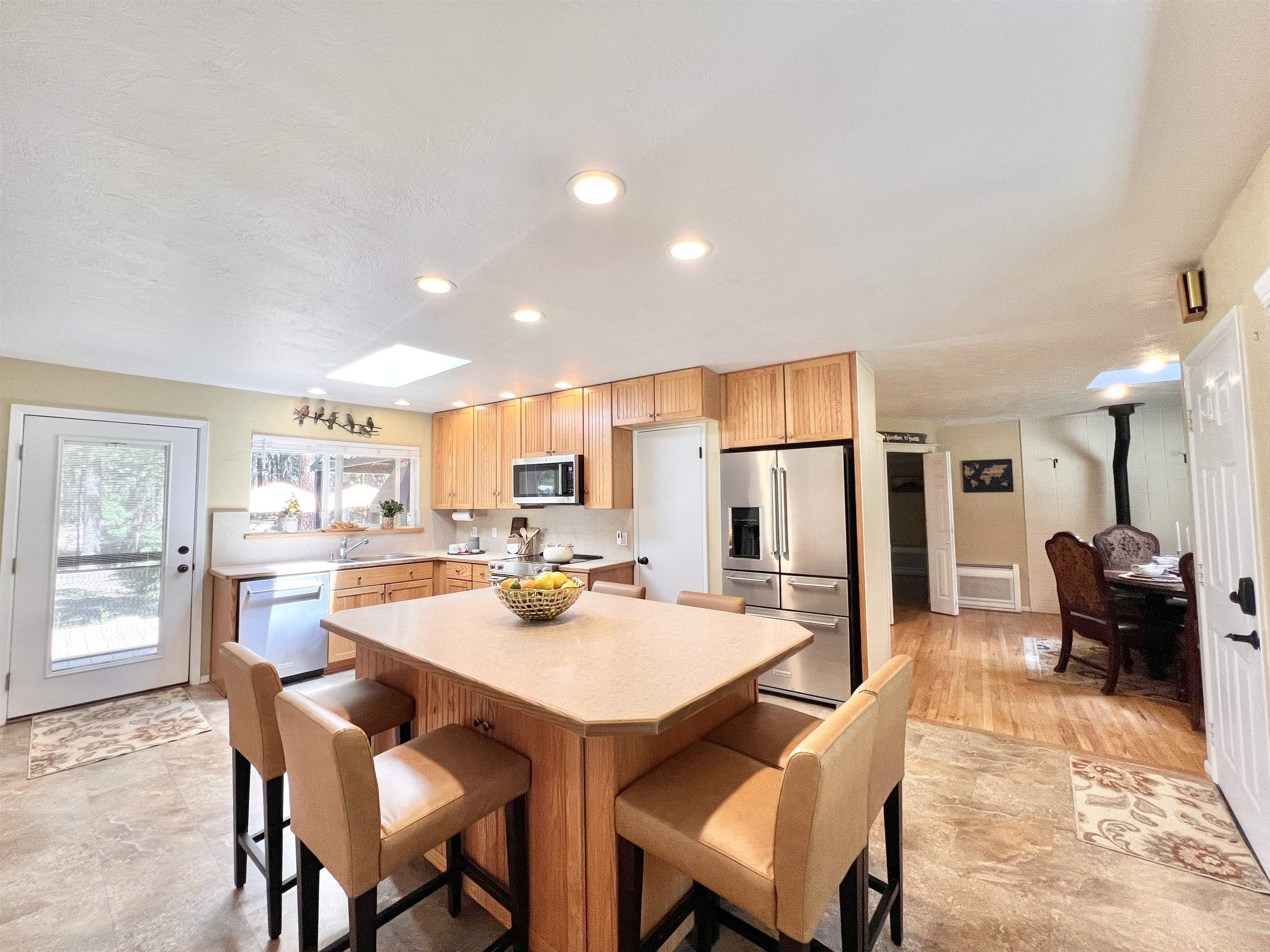 1137 Schilling Way