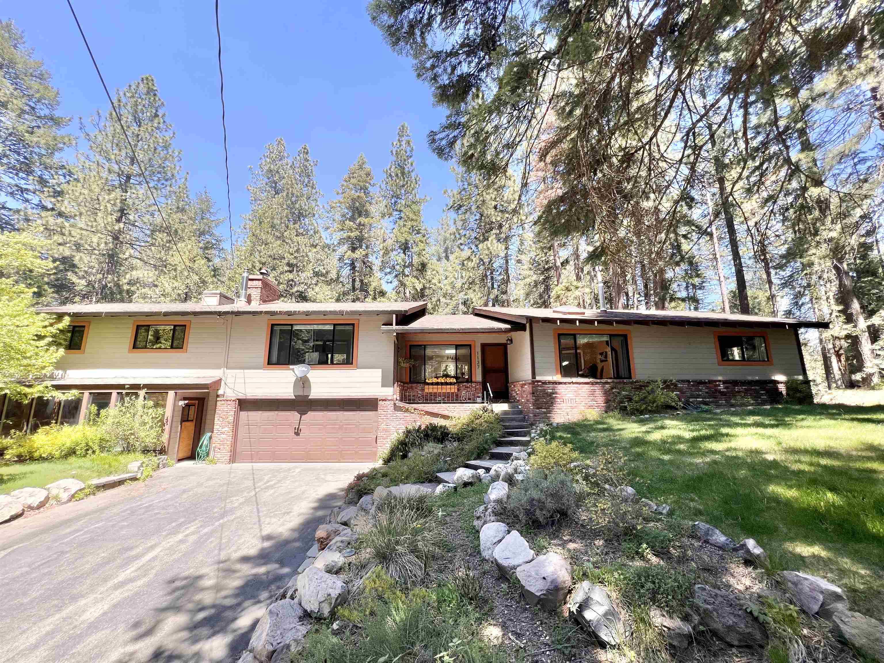 1137 Schilling Way