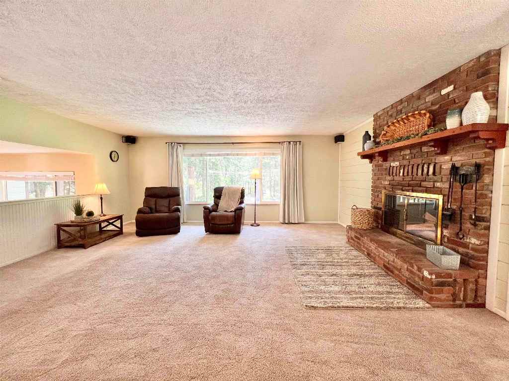 1137 Schilling Way